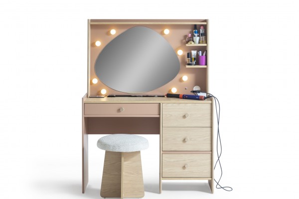 Osaka Makyaj Masası