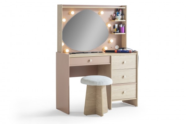 Osaka Makyaj Masası